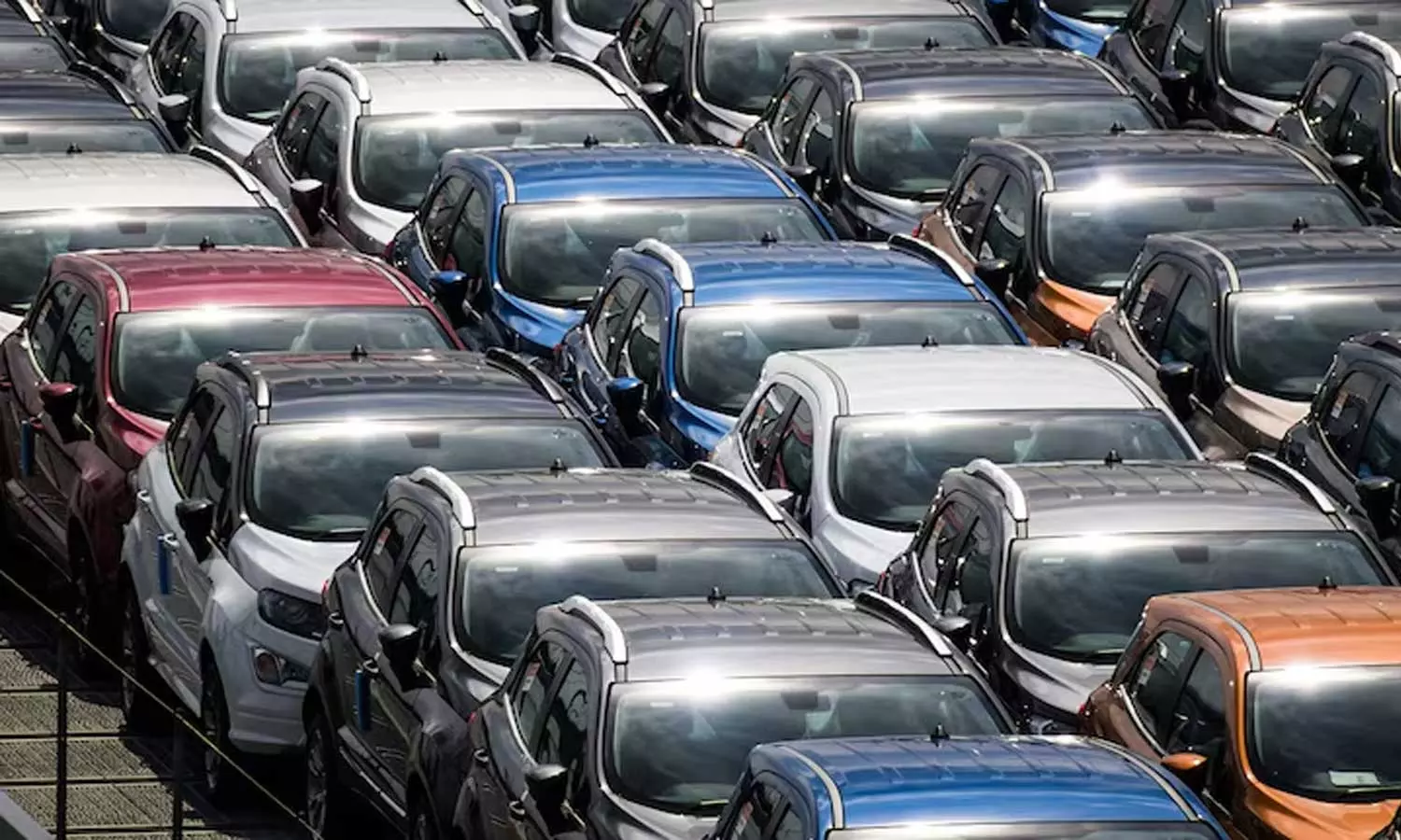 വരാനിരിക്കുന്നത് വമ്പൻ ഓഫറുകളുടെ കാലമോ !; കെട്ടിക്കിടക്കുന്നത് 73,000 കോടിയുടെ കാറുകൾ