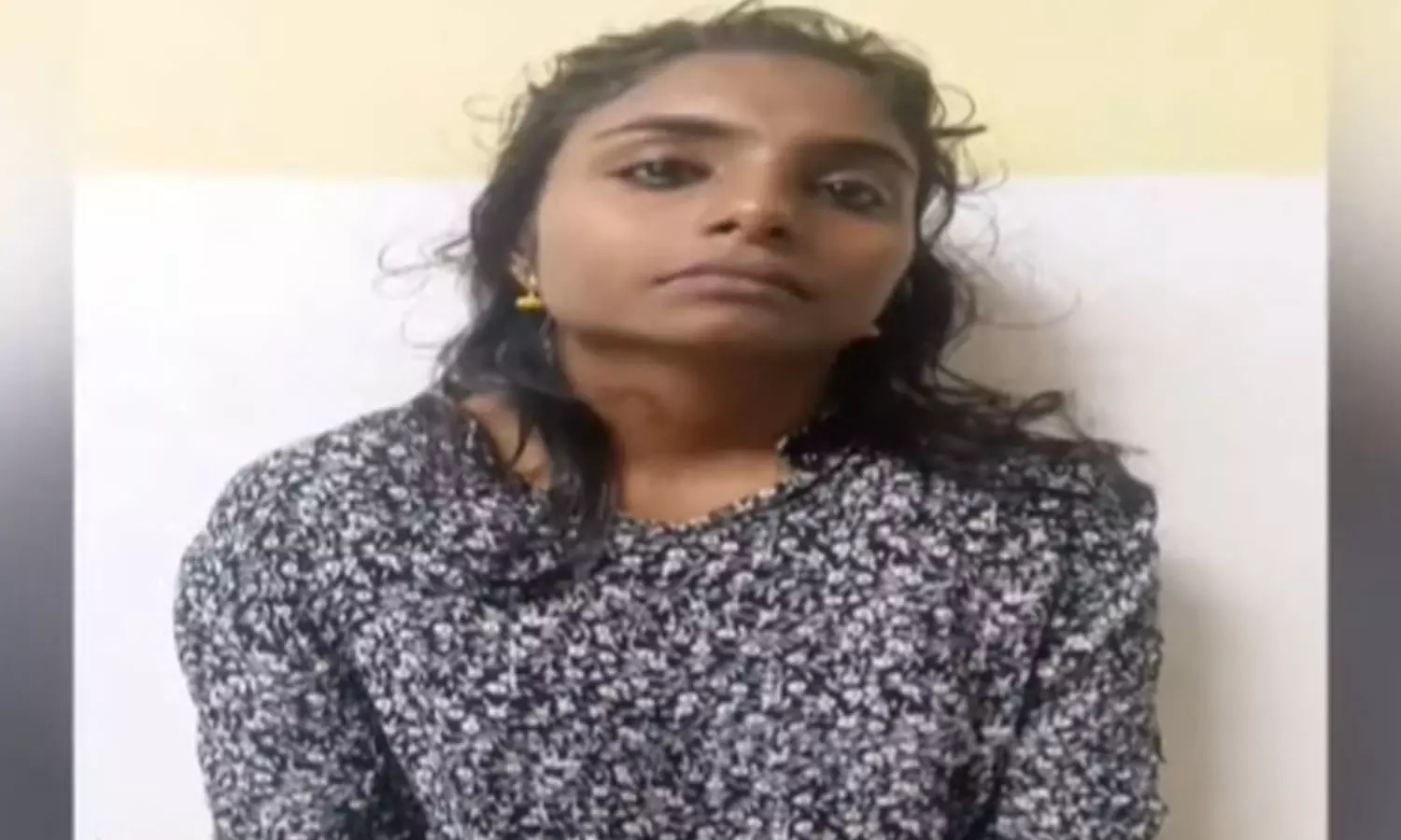 Gold was stolen in the name of worship; The woman was arrested Gold was stolen in the name of worship; The woman was arrested