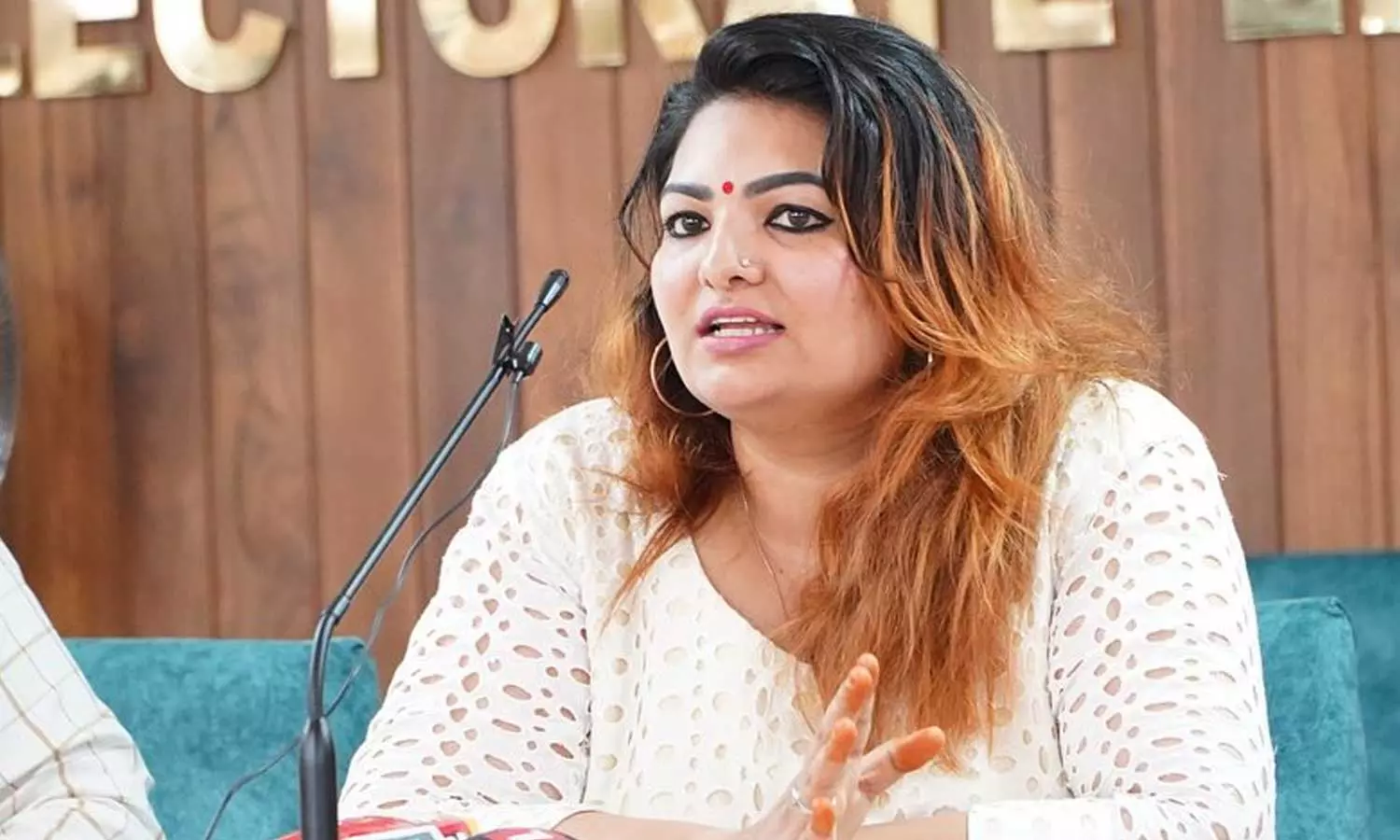 ലൈംഗികാരോപണം നേരിടുന്ന രഞ്ജിത്തിനെ പുറത്താക്കണം;  സജി ചെറിയാൻ കേരളത്തിന് അപമാനം, രാജിവെക്കണം - സാന്ദ്രാ തോമസ്