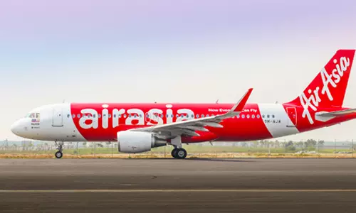 The flight that was supposed to leave yesterday is delayed today; Passengers protest at Kochi airport, latest news malayalam ഇന്നലെ പുറപ്പെടേണ്ട വിമാനം ഇന്നും വൈകുന്നു; കൊച്ചി വിമാനത്താവളത്തിൽ യാത്രക്കാരുടെ പ്രതിഷേധം