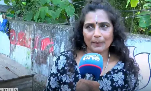 സൂപ്പർതാരം മോശമായി പെരുമാറിയെന്ന് നടി സോണിയ മൽഹാർ