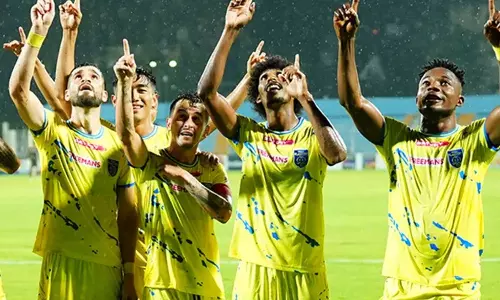 ബ്ലാസ്റ്റേഴ്സ് ആരാധകര് ചോദിക്കുന്നു; ആ വിദേശ സ്ട്രൈക്കര് എപ്പോഴെത്തും? ബ്ലാസ്റ്റേഴ്സ് ആരാധകര് ചോദിക്കുന്നു; ആ വിദേശ സ്ട്രൈക്കര് എപ്പോഴെത്തും?