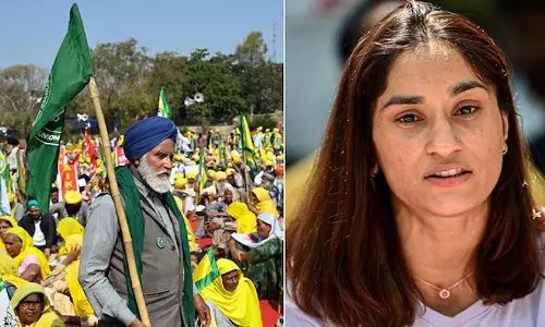 Your daughter is with you; Vinesh Phogat in solidarity with the farmers strike, latest news malayalam നിങ്ങളുടെ മകൾ നിങ്ങളോടൊപ്പമുണ്ട്; ഐക്യദാർഢ്യവുമായി വിനേഷ് ഫോ​ഗട്ട് കർഷക സമരത്തിൽ