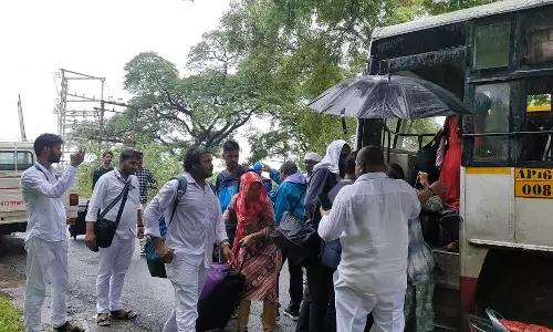 കനത്ത മഴയും വെള്ളപ്പൊക്കവും; ആ​​ന്ധ്രാ പ്രദേശിനും തെലങ്കാനക്കുമിടയിൽ 20 ഓളം ട്രെയിനുകൾ റദ്ദാക്കി