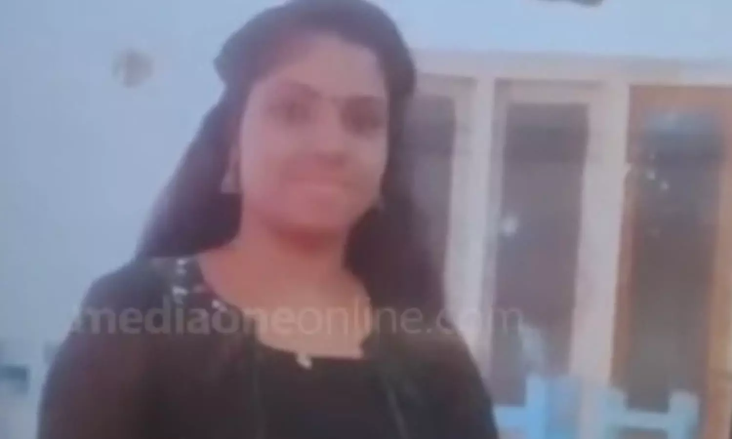 പാപ്പനംകോട് തീപിടിത്തം: യുവതിയെ കൊലപ്പെടുത്തിയതെന്ന് നിഗമനം പാപ്പനംകോട് തീപിടിത്തം: യുവതിയെ കൊലപ്പെടുത്തിയതെന്ന് നിഗമനം