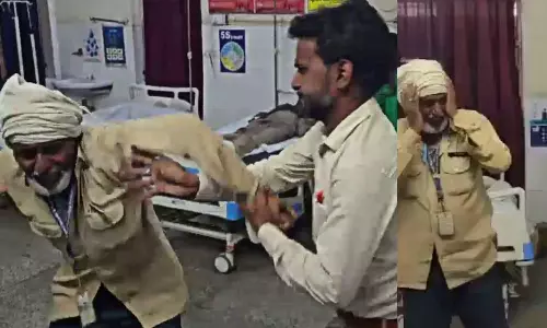 Hospital ward boy attacks elderly patient, calls him mentally ill