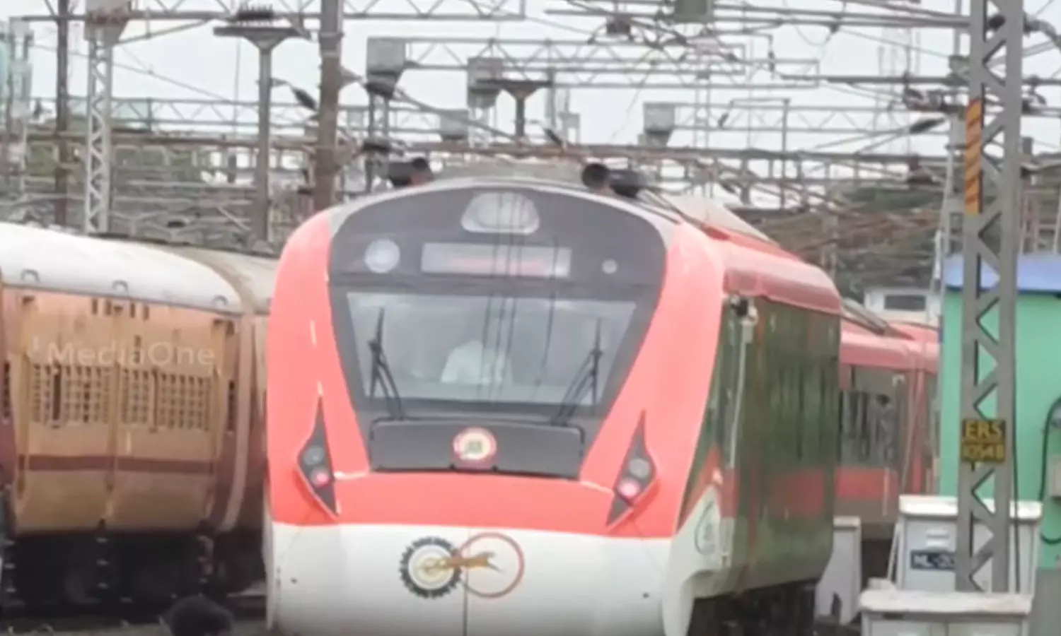 Ernakulam-Bengaluru Vande bharat Express Ernakulam-Bengaluru Vande bharat Express