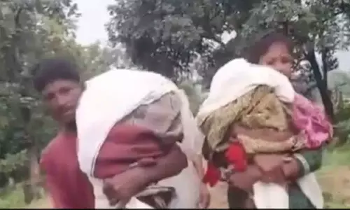 No Ambulance, Maharashtra Parents Carry Dead Sons Back Home On Shoulders No Ambulance, Maharashtra Parents Carry Dead Sons Back Home On Shoulders