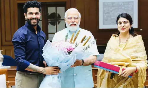 ക്രിക്കറ്റ് താരം രവീന്ദ്ര ജഡേജ ബിജെപിയിൽ ചേർന്നു