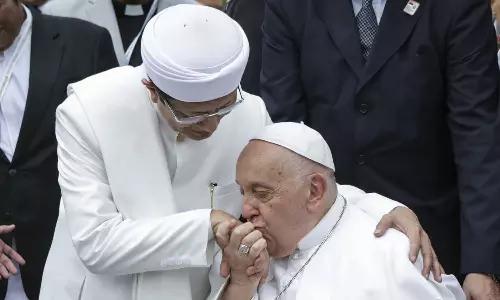 Pope Francis and Imam of Southeast Asias largest mosque, Istiqlal Masjid at interfaith conference at Jakarta, Pope Francis Indonesia visit, Malayalam world news