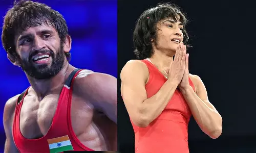 രാഷ്ട്രീയ​ ​ഗോദയിലേക്ക്; കോൺ​ഗ്രസിൽ അം​ഗത്വമെടുത്ത് വിനേഷ് ഫോ​ഗട്ടും ബജ്‌രംഗ്‌ പുനിയയും