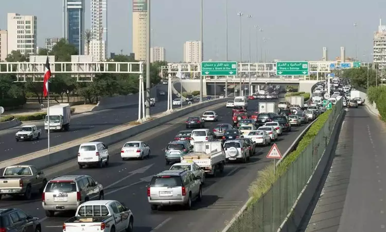 അധ്യയന വർഷാരംഭത്തോടനുബന്ധിച്ച് കുവൈത്തിൽ വിപുലമായ ഗതാഗത ക്രമീകരണമൊരുക്കി ആഭ്യന്തര മന്ത്രാലയം അധ്യയന വർഷാരംഭത്തോടനുബന്ധിച്ച് കുവൈത്തിൽ വിപുലമായ ഗതാഗത ക്രമീകരണമൊരുക്കി ആഭ്യന്തര മന്ത്രാലയം