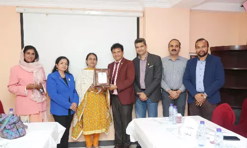 ഖദീജ ടീച്ചര്‍ക്കും കുടുംബത്തിനും യാത്രയയപ്പ് നല്‍കി