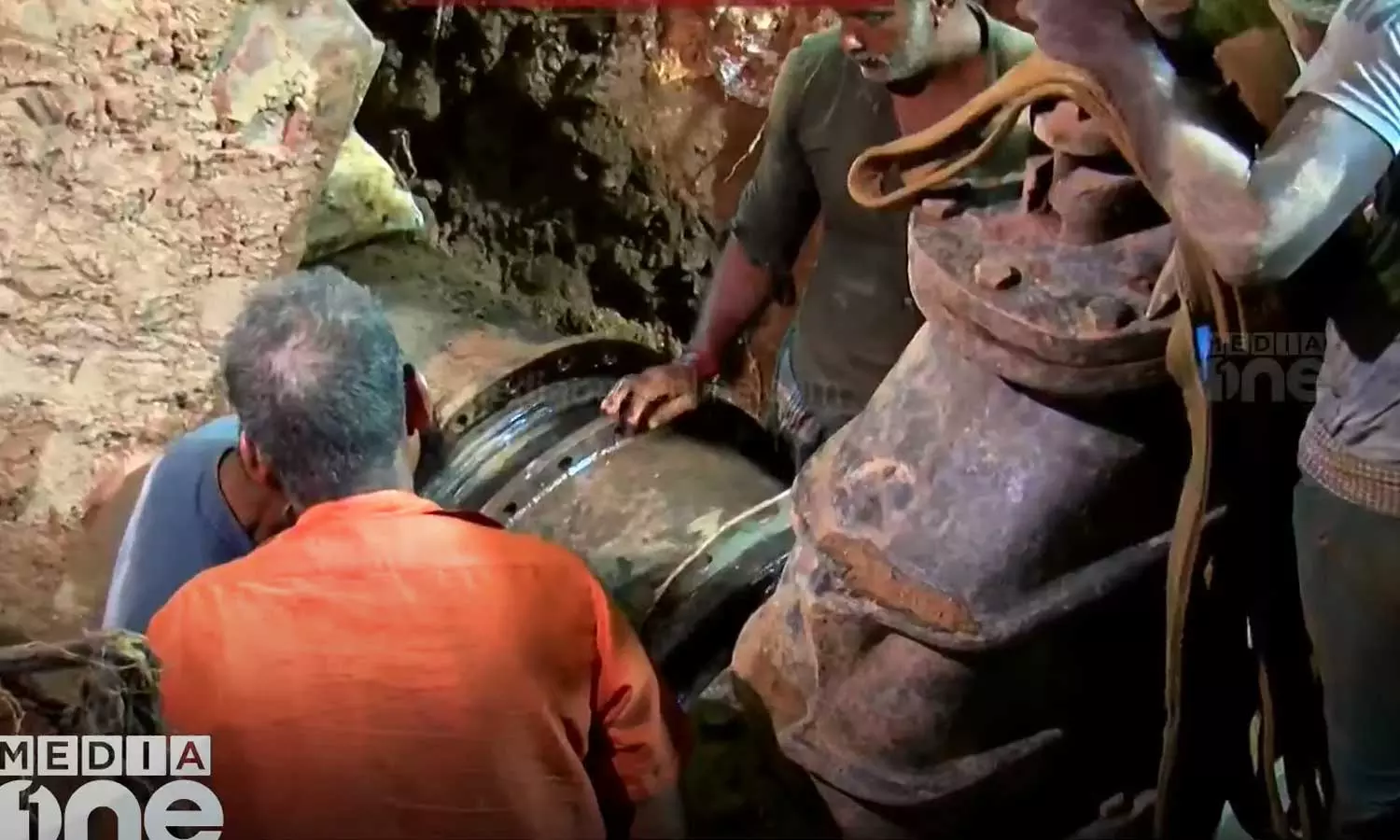 The problem of drinking water in the capital city of Thiruvananthapuram is solved as the renovation work completed and pumping restarted The problem of drinking water in the capital city of Thiruvananthapuram is solved as the renovation work completed and pumping restarted