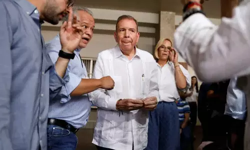 Spain says it will grant asylum to Venezuelan opposition leader