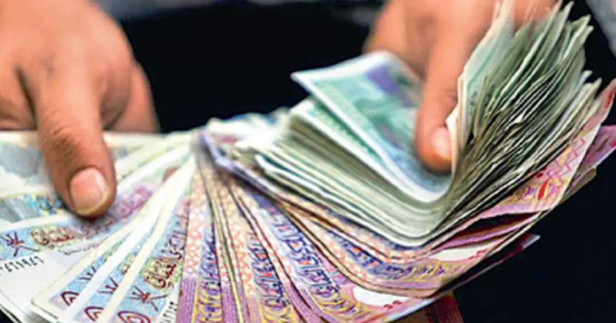 A dispute with an electronic commerce firm has resulted in refunds of 1,153 riyals to consumers in Oman A dispute with an electronic commerce firm has resulted in refunds of 1,153 riyals to consumers in Oman