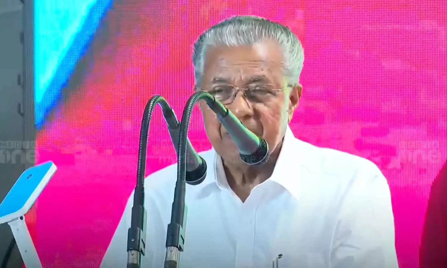 സിപിഎം-ആർഎസ്എസ് ബന്ധമെന്നത് വ്യാജപ്രചാരണം: മൗനം വെടിഞ്ഞ് മുഖ്യമന്ത്രി സിപിഎം-ആർഎസ്എസ് ബന്ധമെന്നത് വ്യാജപ്രചാരണം: മൗനം വെടിഞ്ഞ് മുഖ്യമന്ത്രി