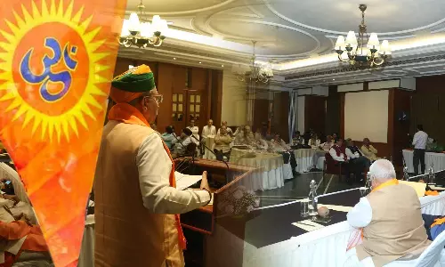 Kashi-Mathura dispute, Waqf Bill discusses at VHP meet with former Judges