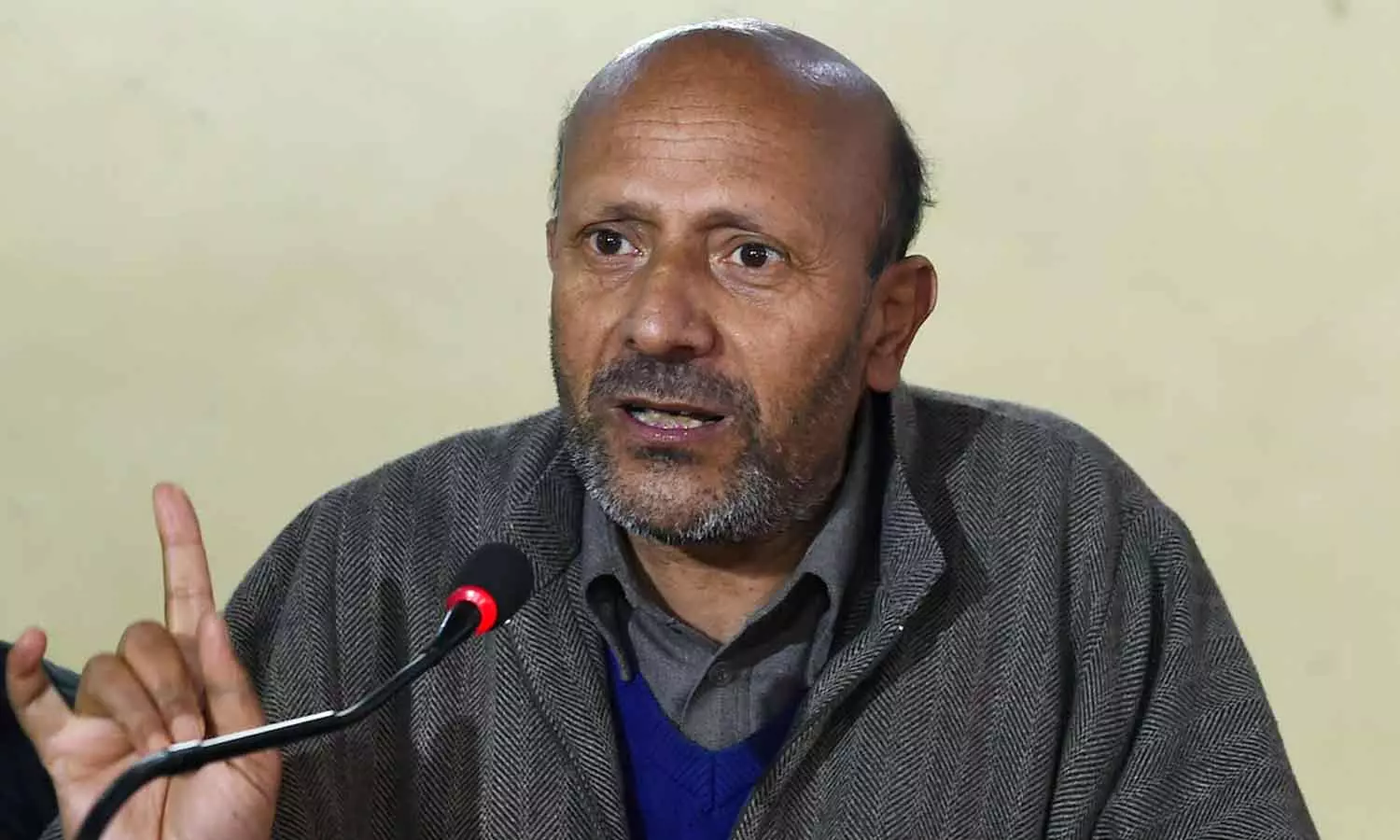 Baramulla MP Engineer Rashid walks out of Tihar Jail Baramulla MP Engineer Rashid walks out of Tihar Jail
