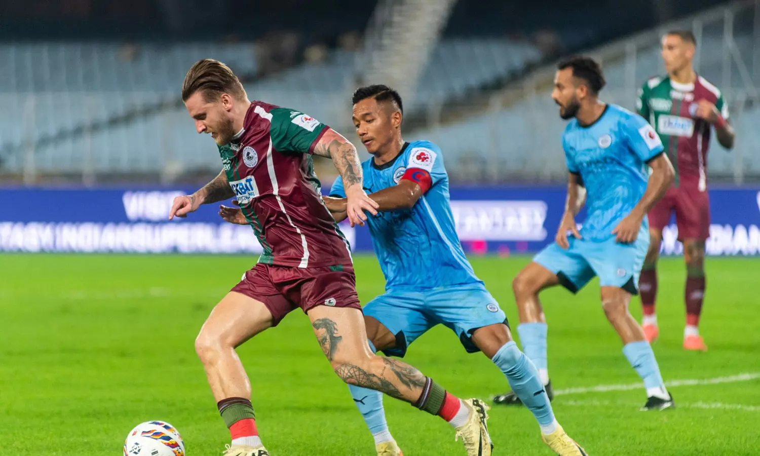 മുംബൈ മോഹൻബഗാൻ ആവേശപ്പോര് സമനിലയിൽ മുംബൈ മോഹൻബഗാൻ ആവേശപ്പോര് സമനിലയിൽ