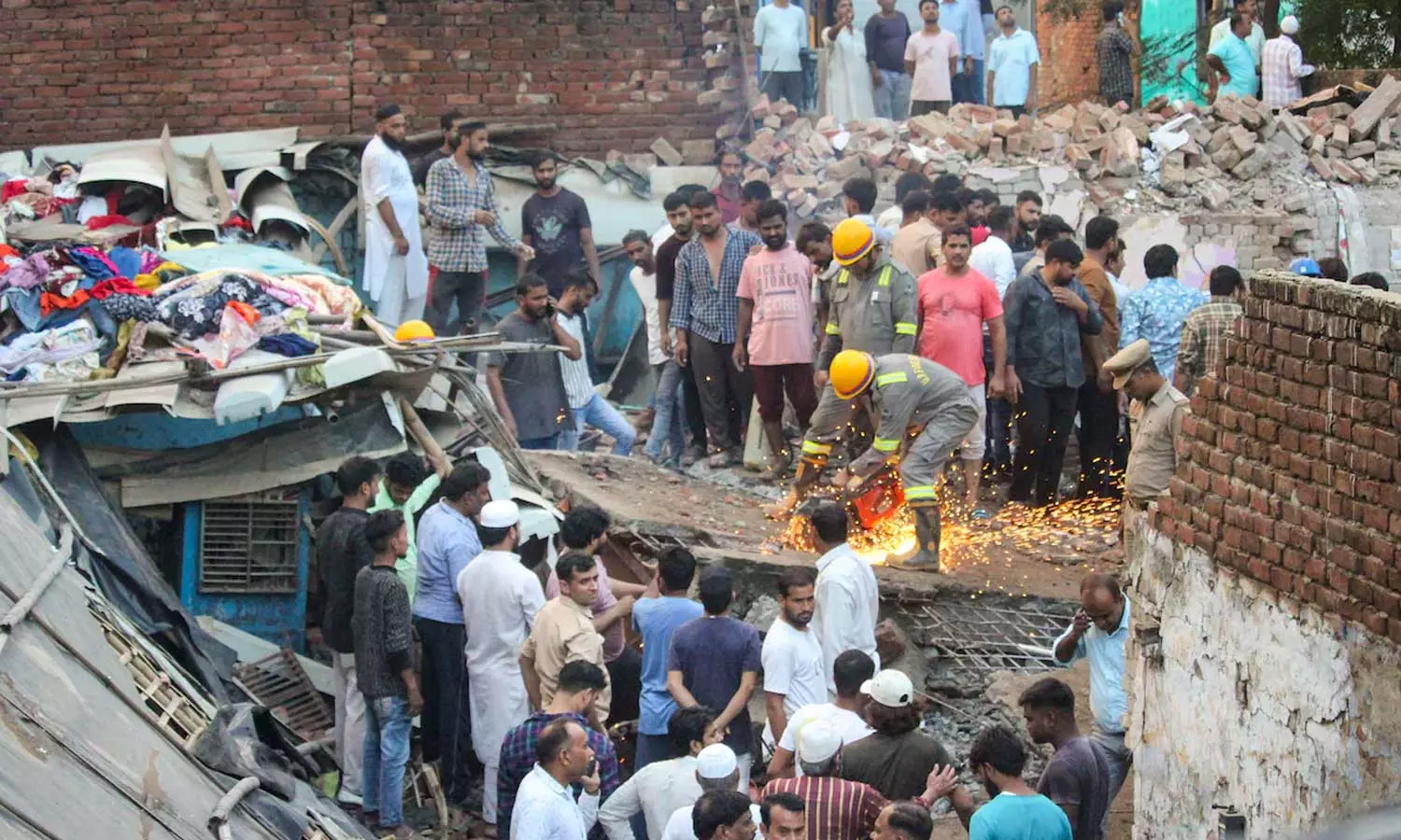 10 killed, one feared trapped after house collapses in UP