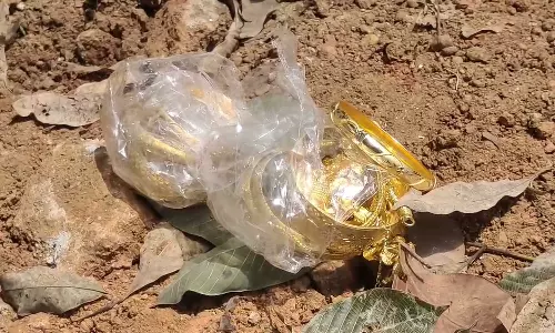 gold stolen on the wedding day was left near the brides house