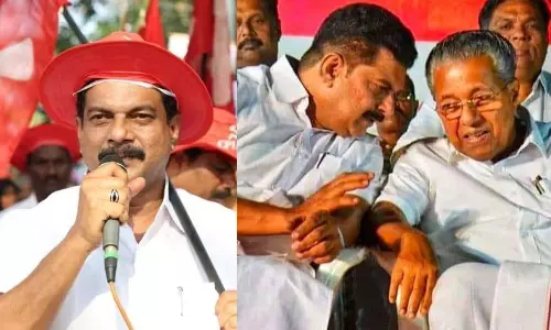 താനും ഇ.എം.എസും പഴയ കോൺഗ്രസുകാർ; മുഖ്യമന്ത്രിയെ പൊട്ടക്കിണറ്റിൽ ചാടിക്കാൻ ഒപ്പമുള്ളവരുടെ ശ്രമമെന്നും പി.വി അൻവർ താനും ഇ.എം.എസും പഴയ കോൺഗ്രസുകാർ; മുഖ്യമന്ത്രിയെ പൊട്ടക്കിണറ്റിൽ ചാടിക്കാൻ ഒപ്പമുള്ളവരുടെ ശ്രമമെന്നും പി.വി അൻവർ