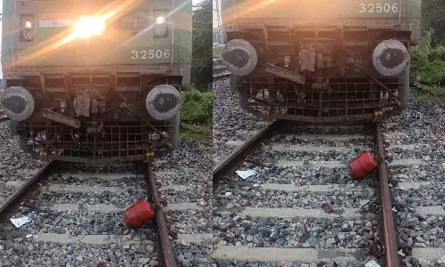 റെയില്‍വേ പാളത്തില്‍ ഗ്യാസ് സിലിണ്ടര്‍; രണ്ടാഴ്ചയ്ക്കിടെ ഇത് രണ്ടാം തവണ