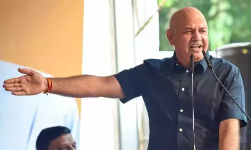 മകന്‍റെ ഫീസ് അടയ്ക്കാൻ യാചിക്കേണ്ടിവന്നു, കെജ്‌രിവാളിനെതിരെ മൊഴി നൽകാൻ സമ്മർദ്ദമുണ്ടായി; വെളിപ്പെടുത്തലുമായി മനീഷ് സിസോദിയ