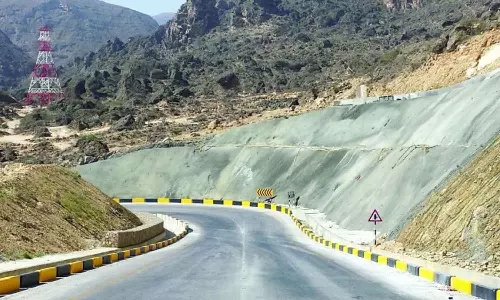 ഒമാനിൽ വിവിധ റോഡ് പദ്ധതികളുടെ നിർമാണ പ്രവർത്തനങ്ങൾ പുരോഗമിക്കുന്നു