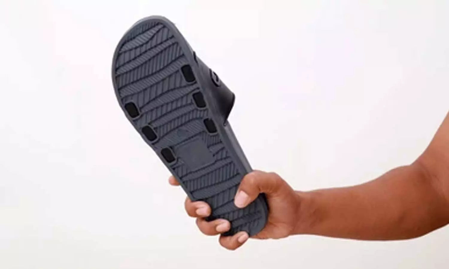 UP man, who shared womans obscene pics, let go by panchayat after shoe-beating