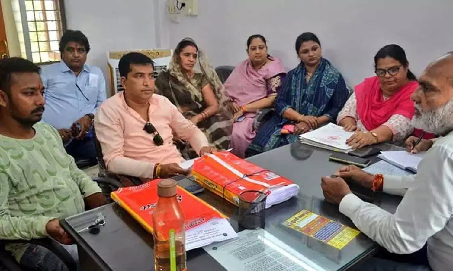 MP shops asked to display identity ahead of Navratri MP shops asked to display identity ahead of Navratri