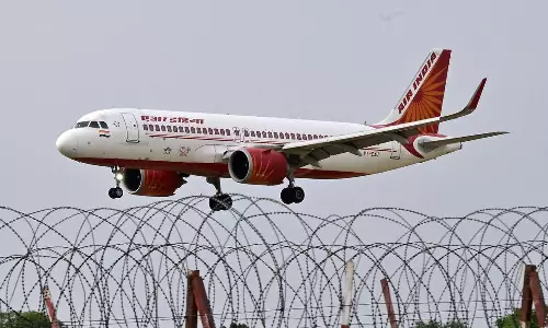 Airlines cancel Lebanon and Israel services