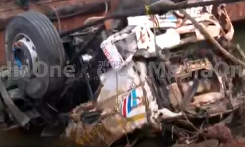 അർജുന്റെ ലോറി കരക്കെത്തിച്ചു; മൃതദേഹം പരിശോധനക്കയച്ചു