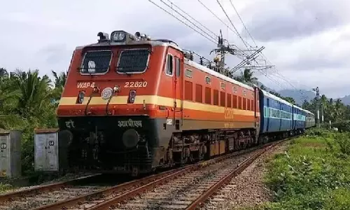 UP man throws stones at train passengers to steal their phones, arrested