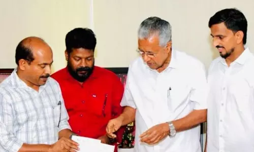 Qaseem pravasi sangam handed over 10 lakhs to the relief fund of kerala CM