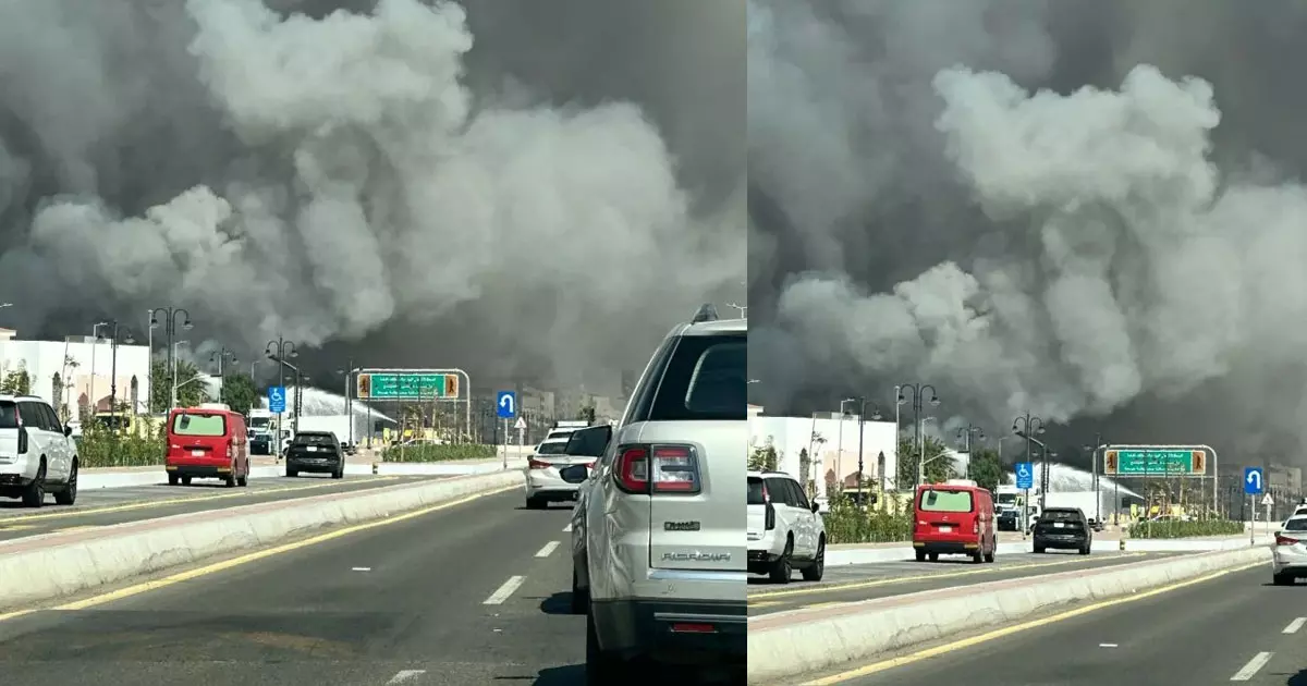 A huge fire broke out at the International Shopping Center in Jeddah
