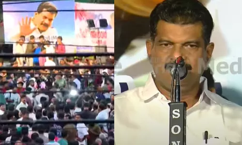 Thousands came to hear Anvar Thousands came to hear Anvar