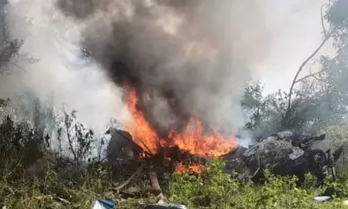 പൂനെയിൽ ഹെലികോപ്റ്റർ തകർന്നുവീണു; മൂന്ന് മരണം, മരിച്ചവരില്‍ മലയാളിയും