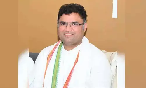 Haryana BJPs Ashok Tanwar campaigns at 1.45 pm, switches to Congress hour later Haryana BJPs Ashok Tanwar campaigns at 1.45 pm, switches to Congress hour later