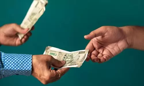 കള്ളക്കേസില്‍ കുടുക്കുമെന്ന് ഭീഷണിപ്പെടുത്തി 2.5 കോടി കൈക്കൂലി ആവശ്യപ്പെട്ട NIA ഉദ്യോഗസ്ഥന്‍ അറസ്റ്റില്‍