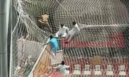 Maharashtra Deputy Speaker Jumps Off 3rd Floor Of Secretariat