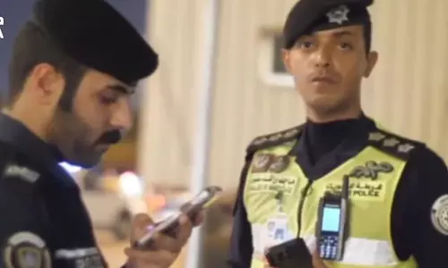 ഖൈത്താനിൽ ഒളിവിൽ കഴിഞ്ഞ 34 പേരും താമസ നിയമം ലംഘിച്ച 17 പേരും അറസ്റ്റിൽ