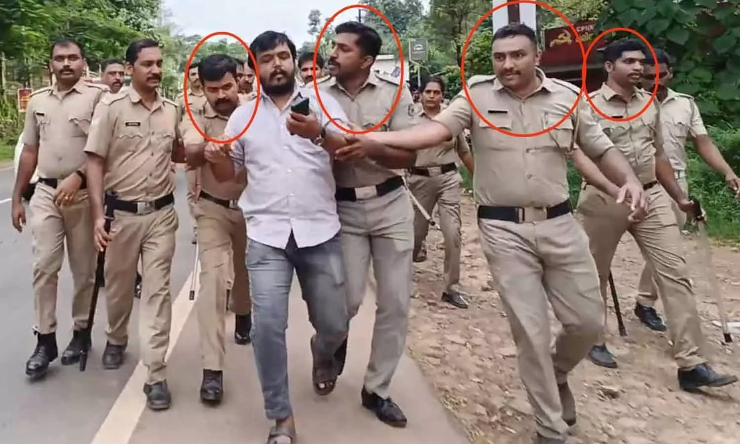 deshabhimani reporter police deshabhimani reporter police