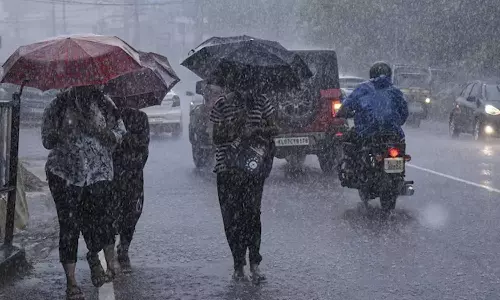 നാളെ മുതൽ ഇടിമിന്നലോട് കൂടി മഴ; ആറ് ജില്ലകളിൽ യെല്ലോ മുന്നറിയിപ്പ്