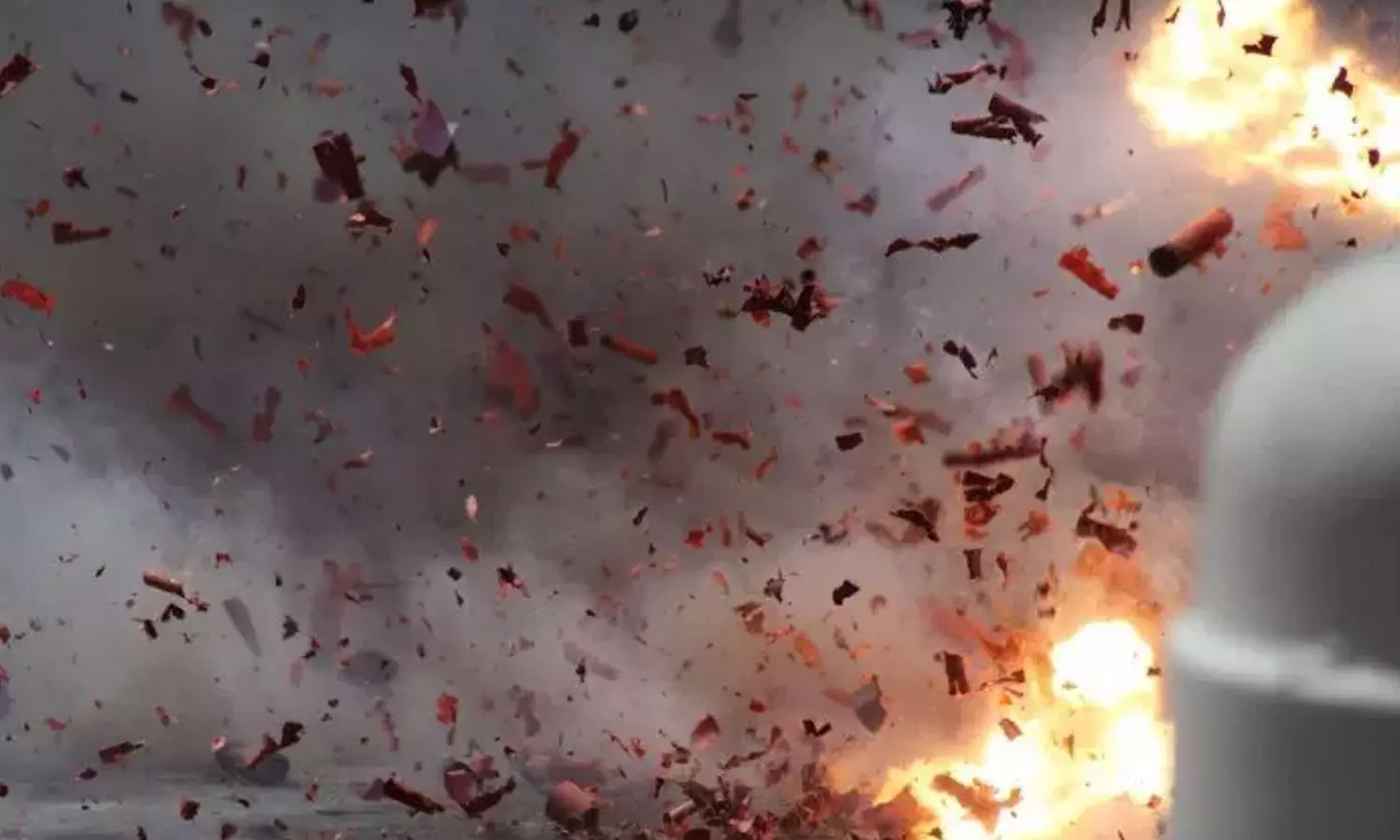 Explosion at a house where firecrackers were stored in Tirupur; Three people died, latest news malayalam, തിരുപ്പൂരിൽ‌ പടക്ക നിർമാണ വസ്തുക്കൾ സൂക്ഷിച്ച വീട്ടിൽ സ്ഫോടനം; മൂന്ന് പേർ മരിച്ചു