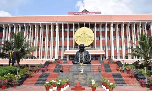 എഡിജിപി-ആർഎസ്എസ് കൂടിക്കാഴ്ച; സഭയിൽ അടിയന്തരപ്രമേയ ചർച്ചയിൽ വാക്പ്പോര്, പനി കാരണം മുഖ്യമന്ത്രി പങ്കെടുക്കുന്നില്ല എഡിജിപി-ആർഎസ്എസ് കൂടിക്കാഴ്ച; സഭയിൽ അടിയന്തരപ്രമേയ ചർച്ചയിൽ വാക്പ്പോര്, പനി കാരണം മുഖ്യമന്ത്രി പങ്കെടുക്കുന്നില്ല