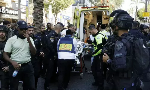 ഇസ്രായേലിൽ ആറുപേർക്ക് യുവാവിന്റെ കുത്തേറ്റു; രണ്ടുപേരുടെ നില ഗുരുതരം