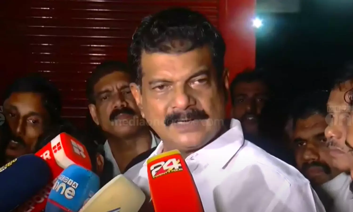 SFIO അന്വേഷണം നാടകം, വീണയെ സംരക്ഷിക്കാൻ വേണ്ടിയാണ് ADGPക്ക് എതിരെയുള്ള നടപടി വൈകിയത്: പി.വി അന്‍വര്‍