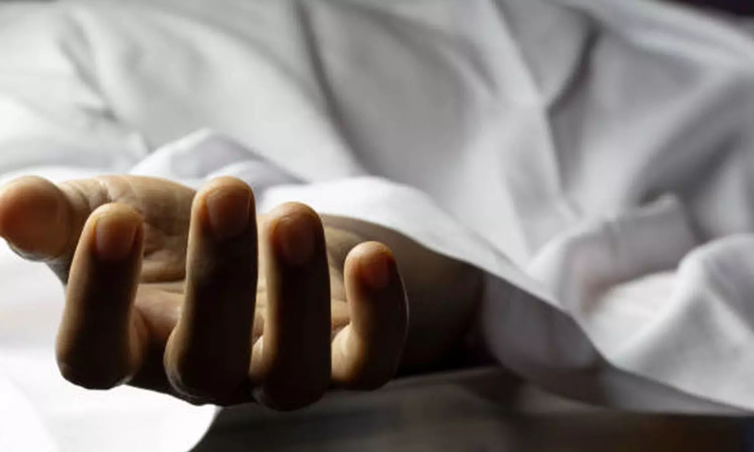 A family of four found dead in Chotanikara, Ernakulam; Suicide note to give the dead body for medical study,എറണാകുളം ചോറ്റാനിക്കരയിൽ നാലംഗ കുടുംബം മരിച്ച നിലയില്‍; മൃതശരീരം വൈദ്യ പഠനത്തിന് നൽകണമെന്ന് ആത്മഹത്യാ കുറിപ്പ്